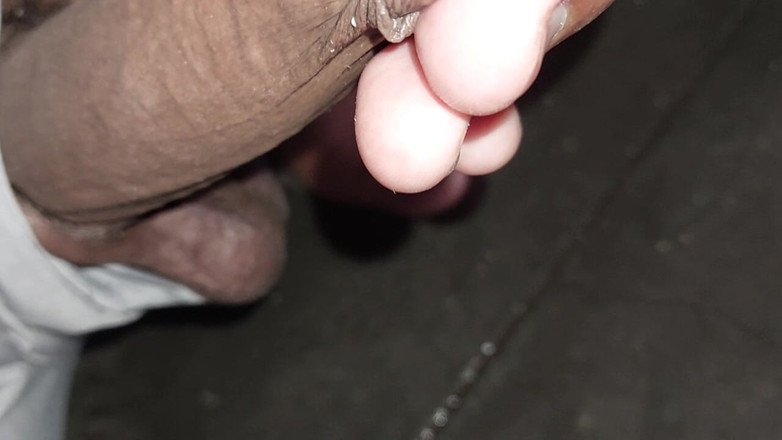 Bigcocka: Desi indisk stor kuk pissar