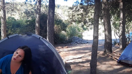 Riderqueen: La matrigna venera il culo nella foresta all'aperto