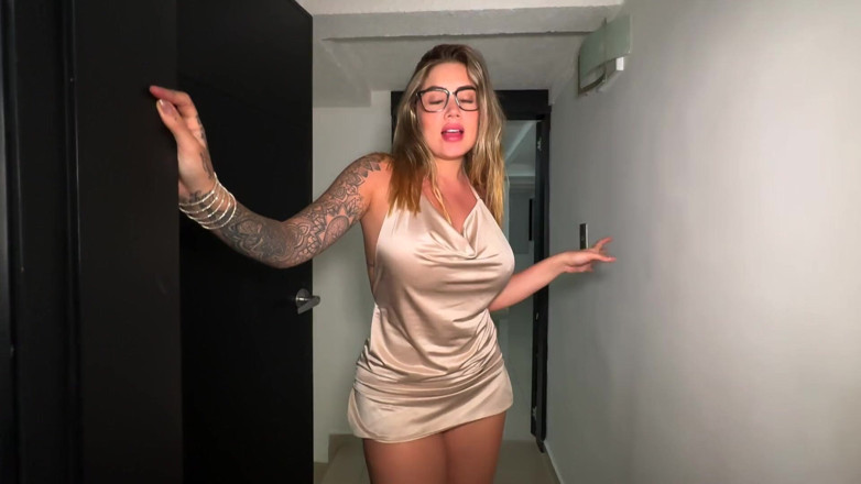Sara Blonde: Real Estate Agent Fucked by a Client to Sell a...