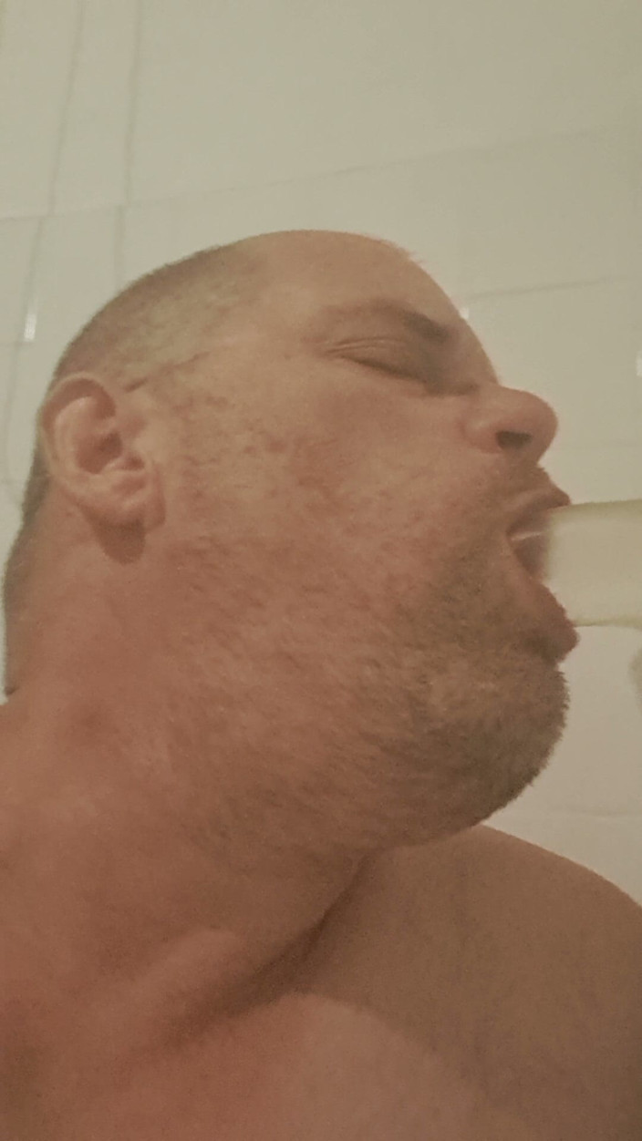 Fickspecht: Sucking Round in the Bathroom
