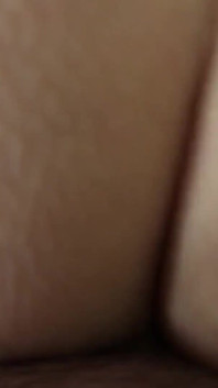 Per favore piscio su di me, scopa e sborra nella figa. Creampie. Primo piano