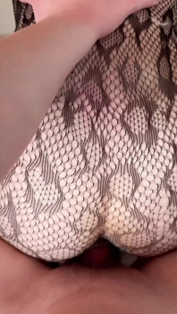 Accidentalmente vi a mi hermanastra desnuda y la follé duro