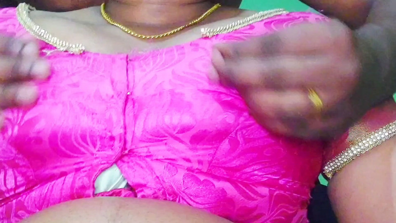 Desi Mohini: Lelaki, saya buah dada bhabhi saya hari ini
