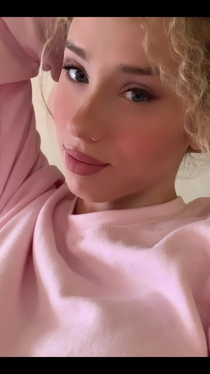 Tia Tizzianni Productions: Jag sminkade mig. Kommer du och gossar med mig?