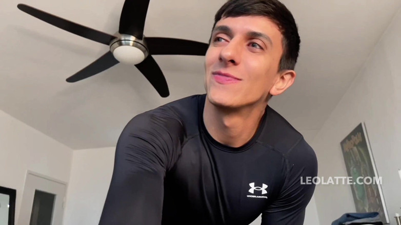 Leo_latte: Leo Latte in Nike Jockstrap - grande rigonfiamento e masturbazione completa