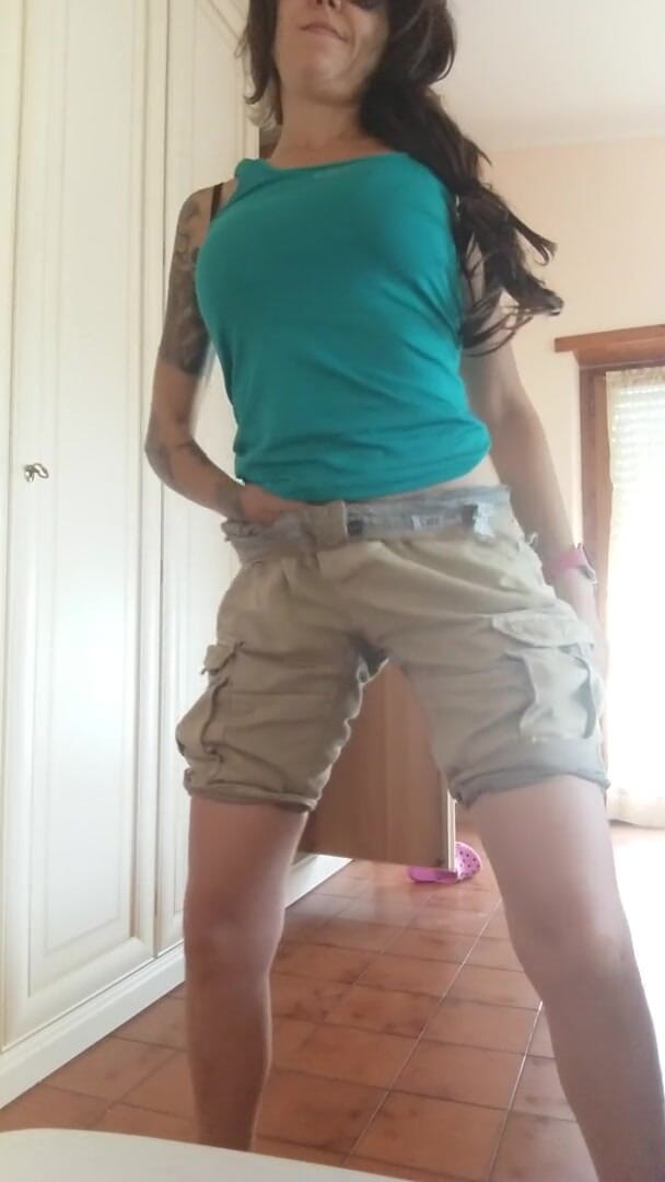 savannahamatoriale: Сексуальна Лара Крофт італійський косплей