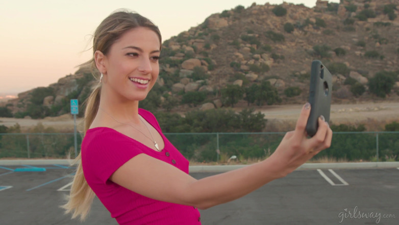 Girlsway: GIRLSWAY - Road trip
