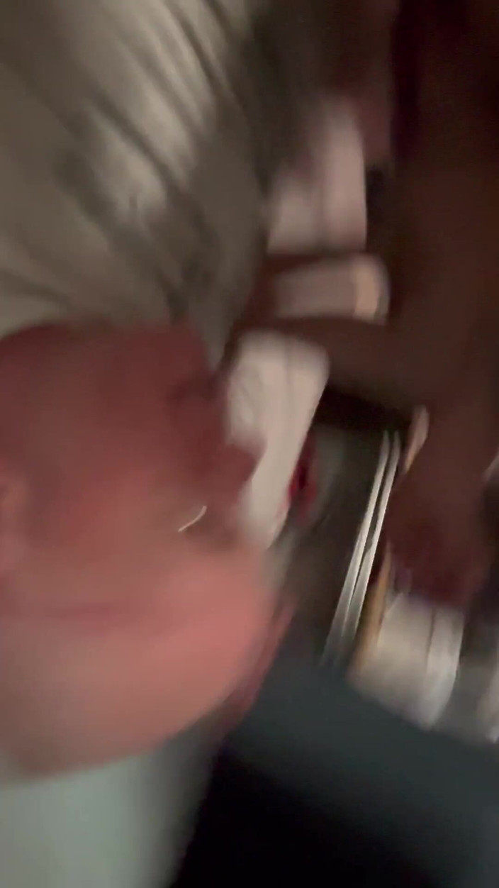 Zoey Portland: Sexy milf chupa polla