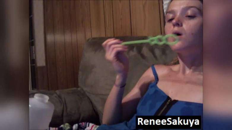Renee Sakuya: Menghisap buih