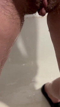 I My Stepsister Right in the Shower!!!!
