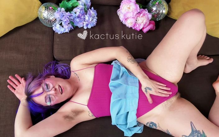 Kactus kutie: Дивись, як я кінчаю зверху