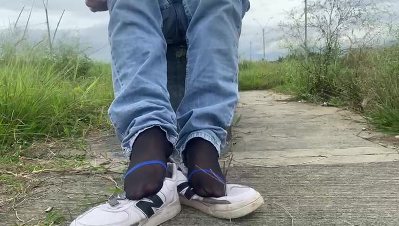 Mr Feet Colombia: Macho opuszcza biuro i zmienia buty, aby przejść do futbota