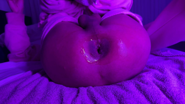 Deepxx33: Volledig billenkoek op de kont van de shemale-hoer