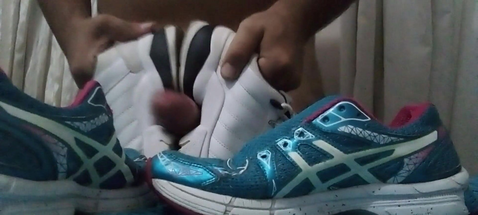 Sneakerfetish_BR: Кросівки трахають і кінчають на асіку