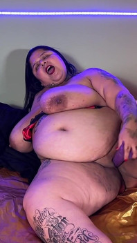 BBW Mary Jhuana Turbocharged Jugando Con Su Consolador