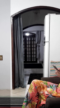 Ama visita esposa infiel mientras trabaja desde casa