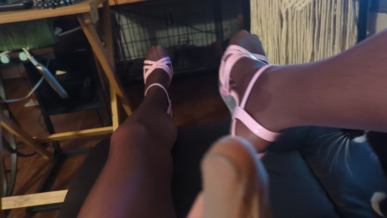 Pantyhose Jasmine: Hladila Jsem Mého Tvrdého Ptáka S Mými Punčochami Pokrytými Falešným...