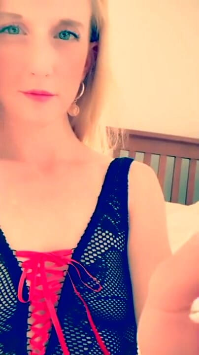 Chelly181818: Ouvert-dessous spielen. Entpackt
