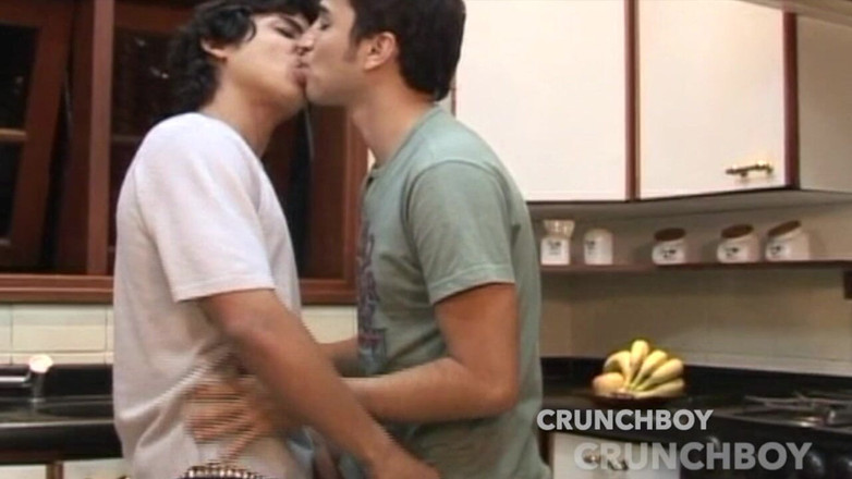 My first time with a boy: Молоді хлопці 20 років, гетеро, але