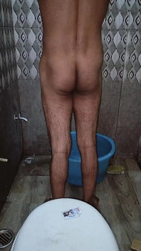 Masturbazione in bagno