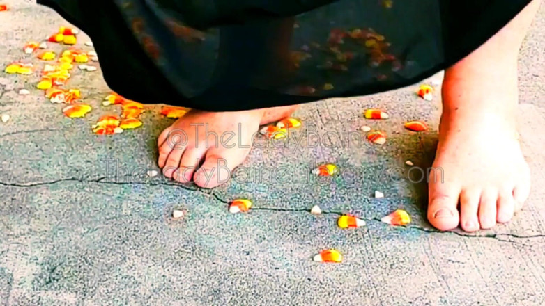 TheLadyBaine: SSBBW bosé demoness candy corn drcení