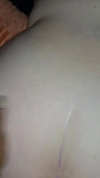 Fată Sexy Cu Cur Alb Perfect Pe La Spate Cu BBC Master Pizda Umedă Cummin Pe Pula Tare