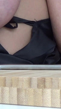 Big Hanging Tits Cook Breakfast