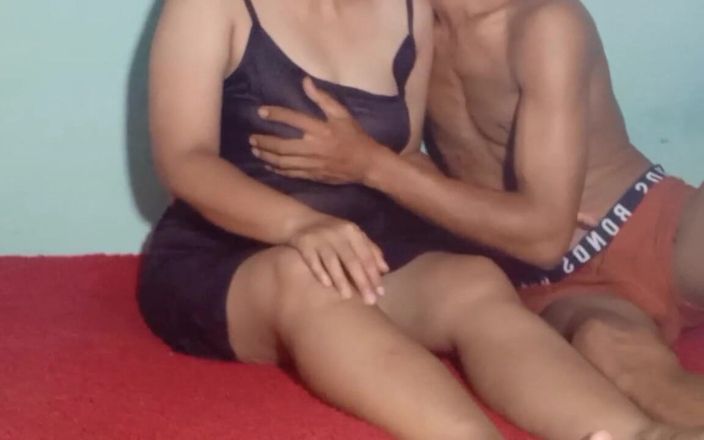 Atiqah jb: Atiqah suce la bite de son copain puis l’insère dans...