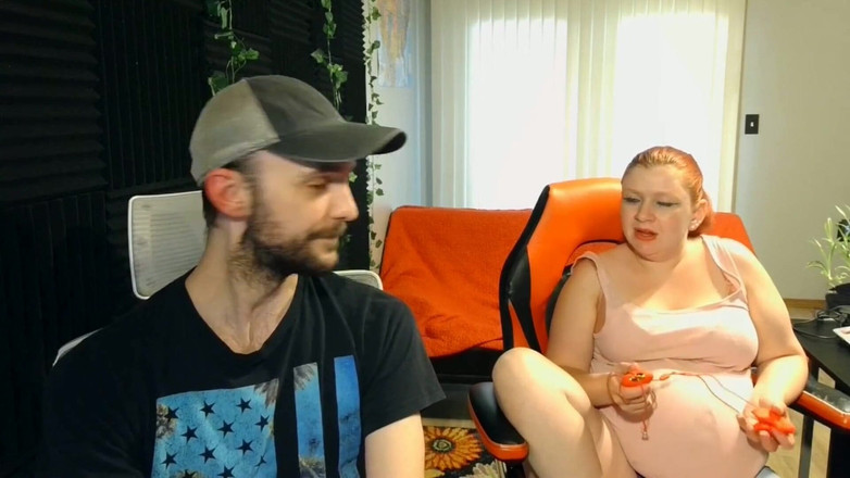 Sin Spice by Sophia Sinclair and Jasper Spice: Euwvdy BDSM, vibromasseur à tétons, déballage et masturbation