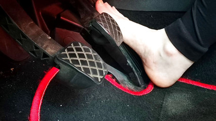 Bouncy Tits Action: Pedal pumping