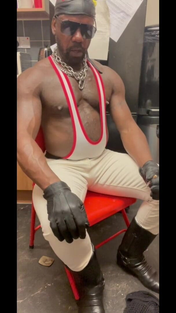 Brodyjayrichardson: Black Bodybuilder Smoking, Posing, Muscle Flexing &amp;.Cumming