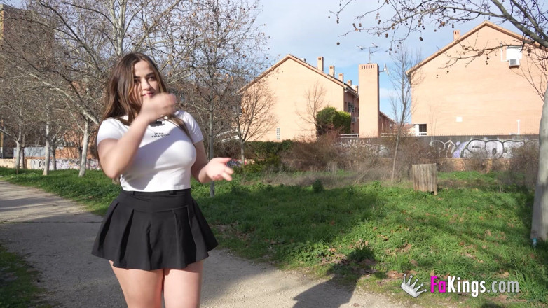 FAKings: Nejprasátější ve Španělsku. Marta Villalobos obsazuje kohouty ve falešných filmech