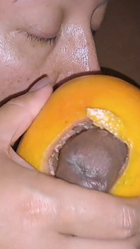 von BBC mit grapefruit, lutscht seine eier