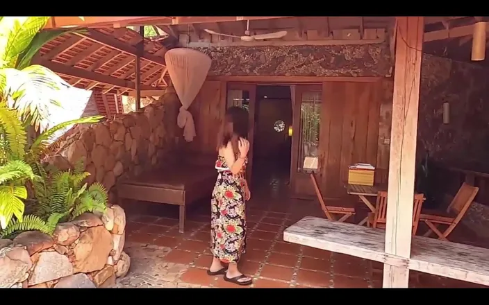 Anonymous Vlogger: Trip Sex, Fuck Couple at Resort in Cambodia