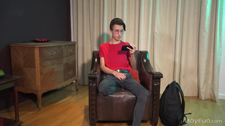 BoyFun Solo: Дрочка после колледжа