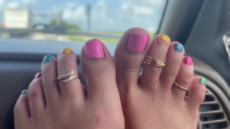 Nali Marie: Detail Toe Wiggling Vrásčitá chodidla Malované nehty POV