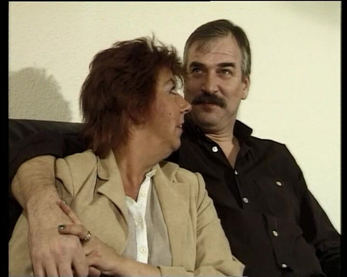 Deutscher hardcore: Regardez une femme mature d’Allemagne jouer avec son amant et...