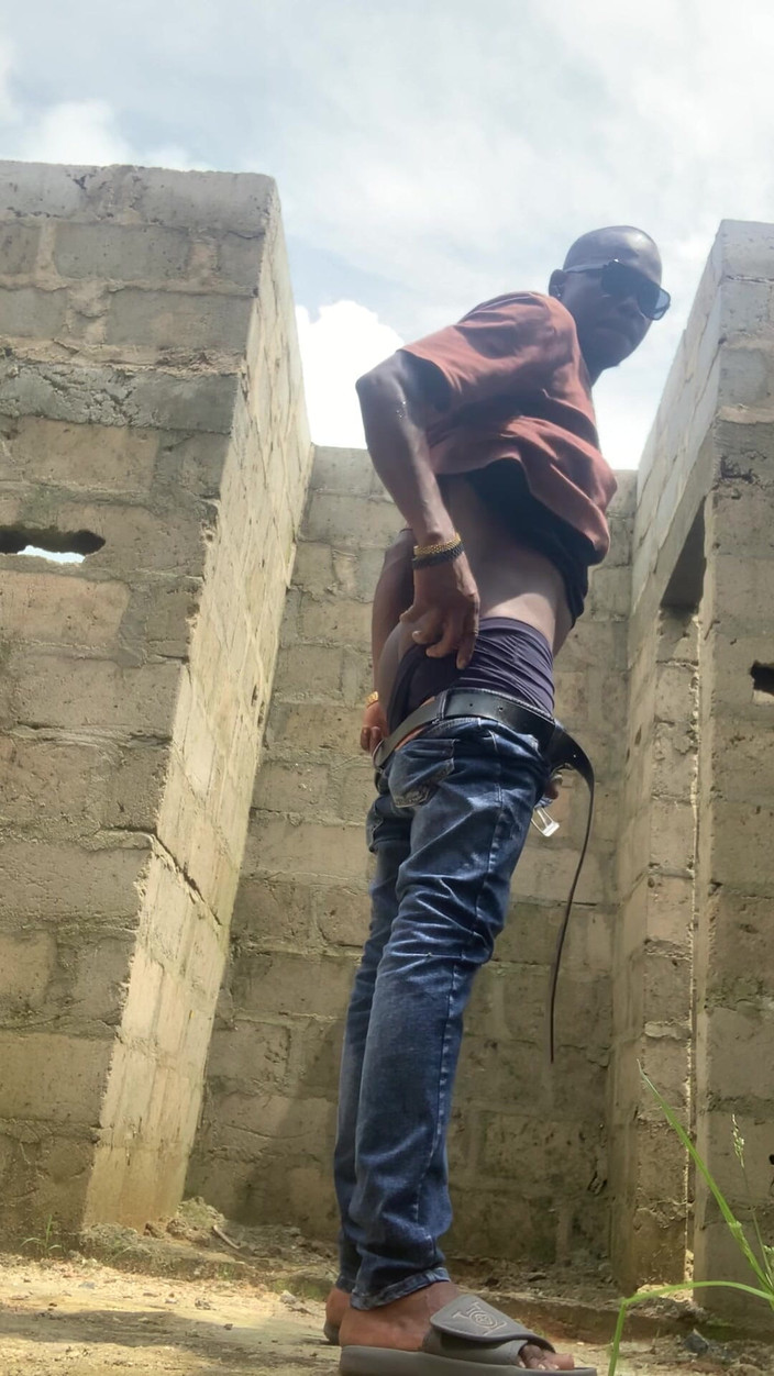 Dickass3x: Video seks buru-buru di gedung yang tidak lengkap di bawah...