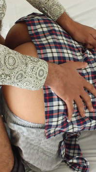 Indisches mädchen erstmals sexvideo