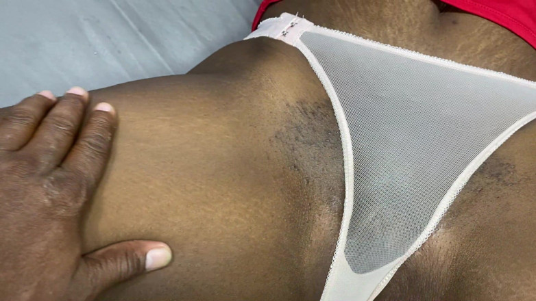 zendella usain: La matrigna con culo grosso viene scopata dal vicino pervertito