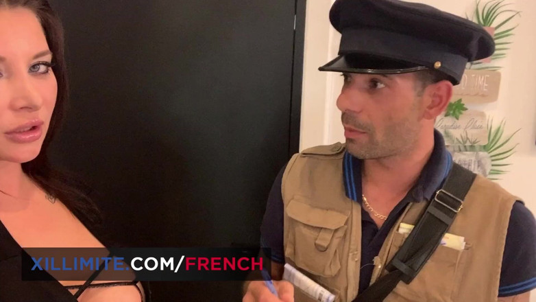 French girls at work: Il ragazzo delle consegne scopa da dietro anna Polina, l'influencer...