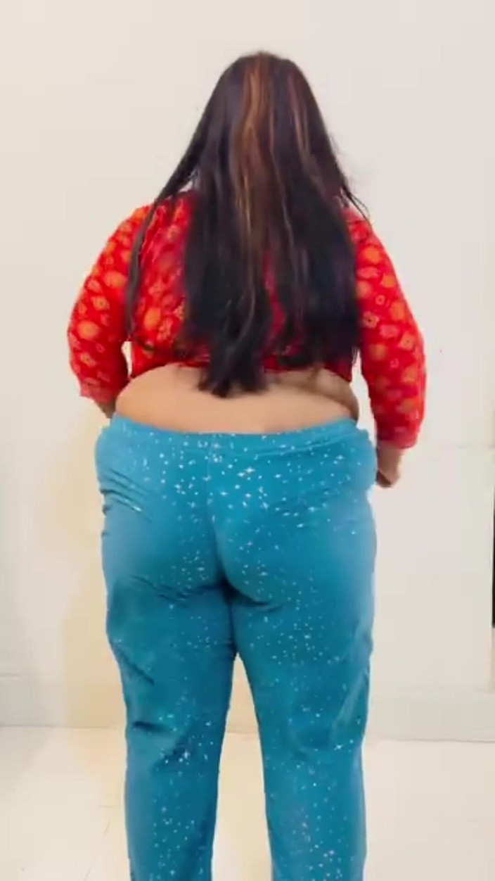 Your Boy's Cum: 인도 인도 소녀 훈련 의붓오빠 앞에서