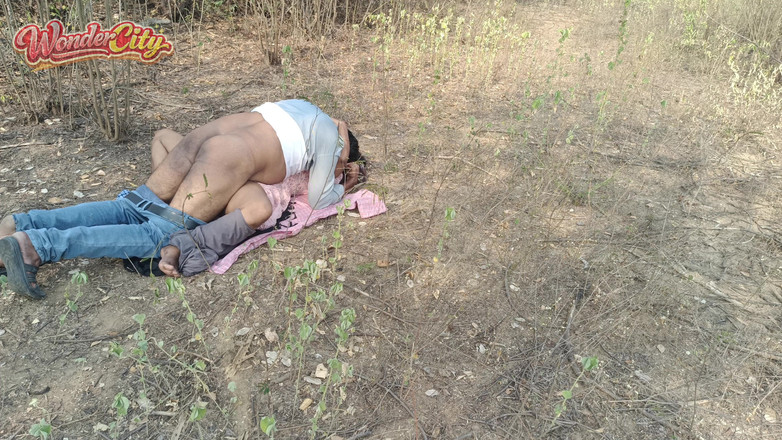 Pushpa studio: Fantastische seks in de buitenlucht