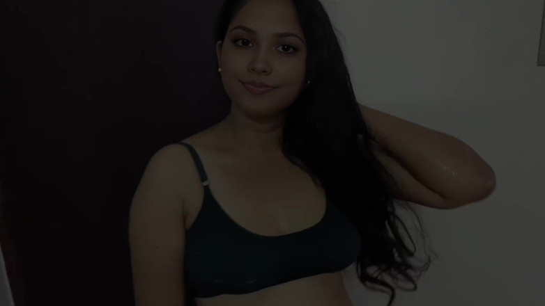 Desisexqueen: Kali pertama saya bertemu dengan adik tiri saya dan memuaskan...