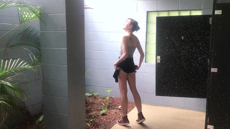 kactus kutie: Siusiu w toalecie lub w naturze