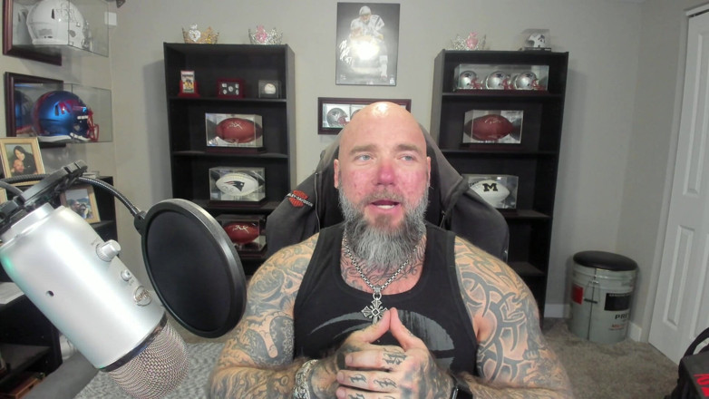 Raw and Uncensored with Masculine Jason: Хлопці не визнають