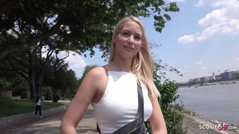 German Scout: German scout - la sexy ragazza pawg sharon rimorchiata e rotolamento...