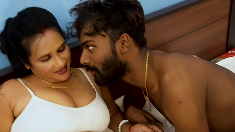 Xtramood: Padhosi Stepaunty Comes Nearby Sexy Boys House When His Parents...
