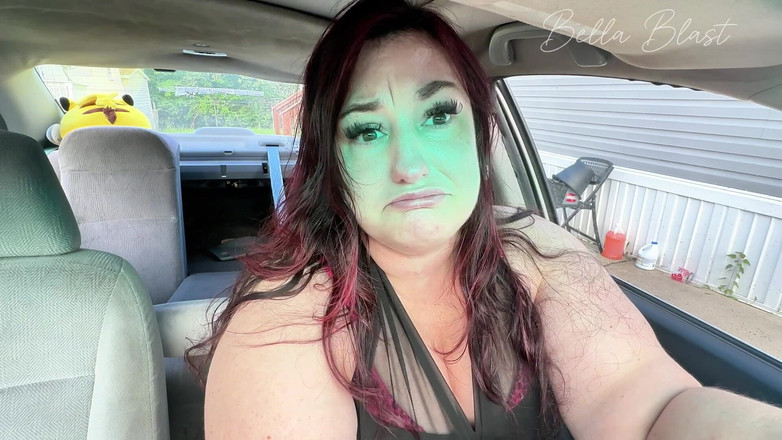 BellaBlast: Газовая толстушка в машине рукоятка сопротивляется: автомобиль не начинается, кокетливо соблазняет изо всех сил