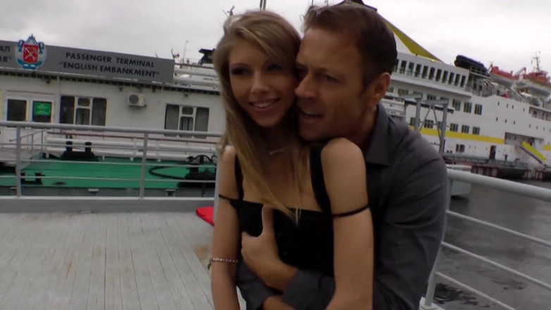 Rocco Siffredi porn: Awek cantik dikongkek dan dipermasa dalam dubur ketatnya